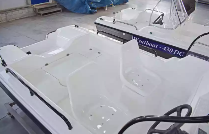 Комбинированный катер Wyatboat-430 M в Оренбурге