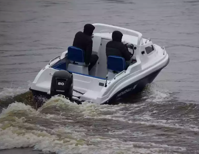 Комбинированный катер Neman-500 с каютой в Оренбурге