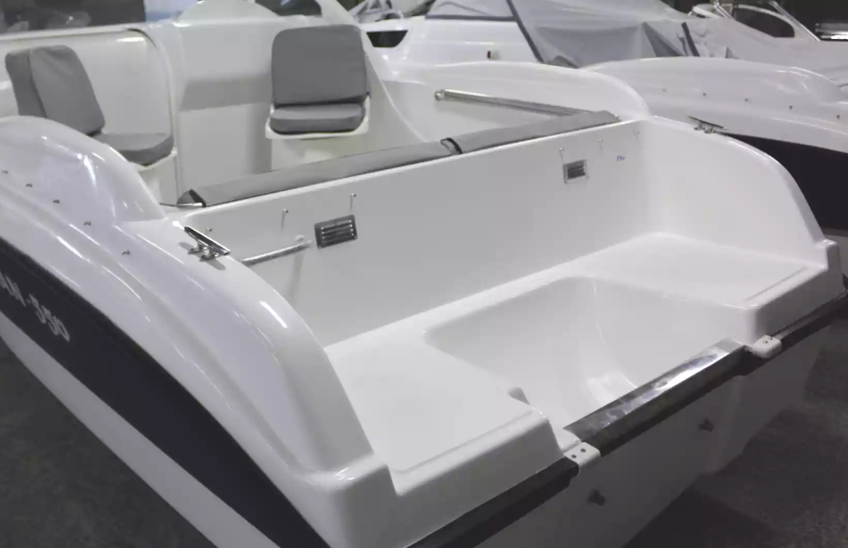 Стеклопластиковый катер Neman-550 с каютой в Оренбурге