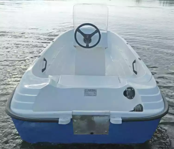 Стеклопластиковая лодка Пингвин с консолью (тримаран) в Оренбурге