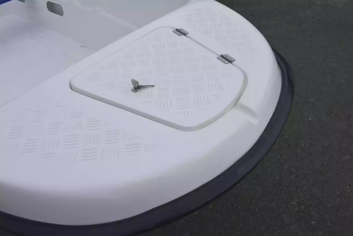 Стеклопластиковая лодка Пингвин New (тримаран) в Оренбурге