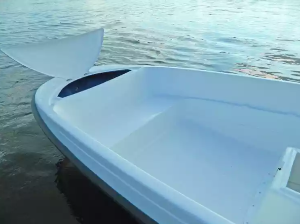Стеклопластиковая лодка Пингвин с консолью (тримаран) в Оренбурге