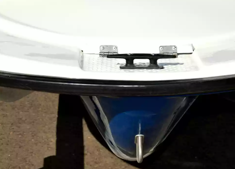 Стеклопластиковая лодка Пингвин с консолью (тримаран) в Оренбурге