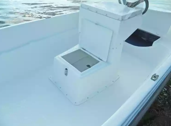 Стеклопластиковая лодка Пингвин с консолью (тримаран) в Оренбурге