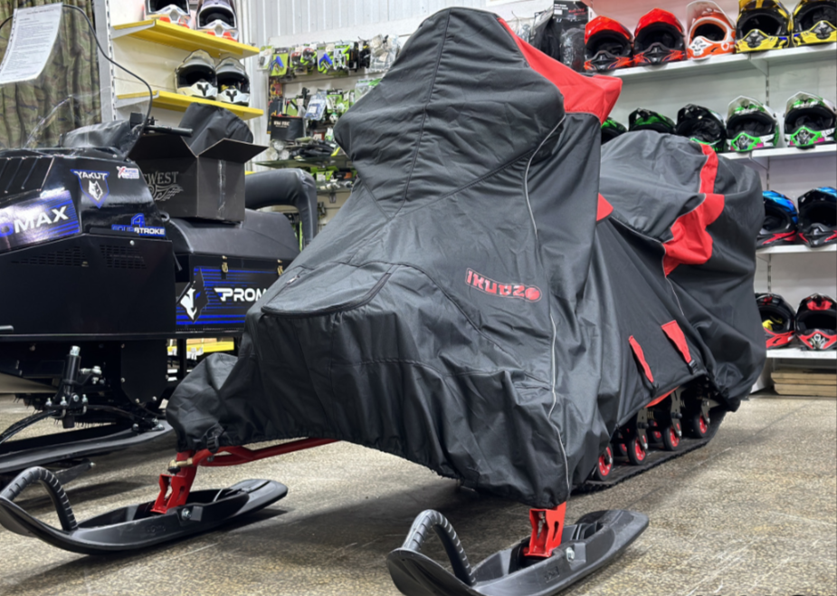 Чехол транспорт. снегохода IKUDZO HUNTER черно-красный Оксфорд ПРЕМИУМ качества с лого IKUDZO в Оренбурге