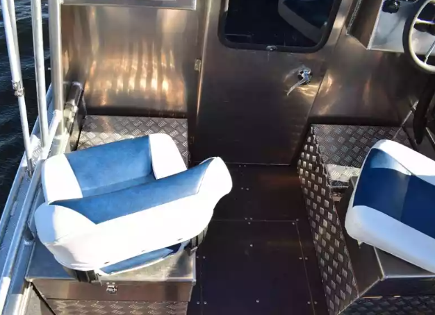 Алюминиевый катер Неман 550 с каютой в Оренбурге