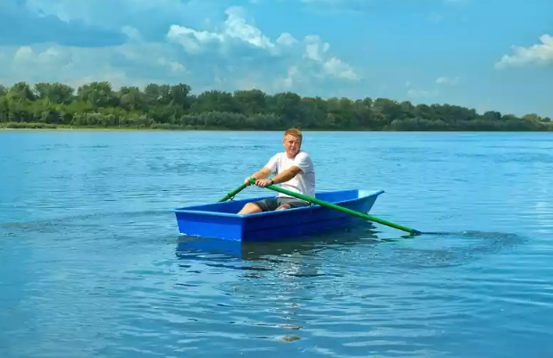 Стеклопластиковая лодка Малютка в Оренбурге