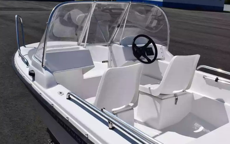 Стеклопластиковый катер Wyatboat-430 DC (тримаран) в Оренбурге