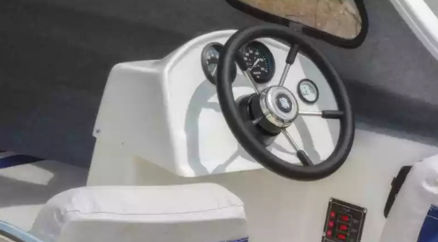 Стеклопластиковый катер Wyatboat-3 П (полурубка) в Оренбурге