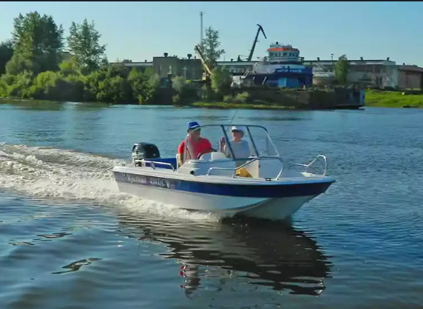 Стеклопластиковый катер Wyatboat-430 DC (тримаран) в Оренбурге