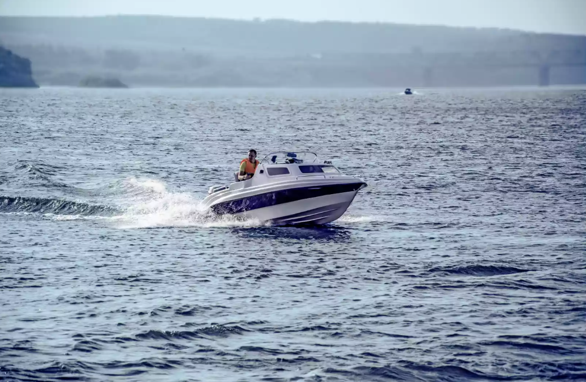 Стеклопластиковый катер Neman-500 в Оренбурге