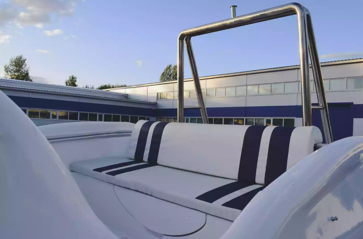 Комбинированный катер Neman-530 с каютой в Оренбурге