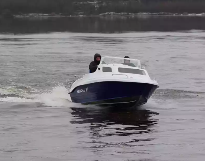 Комбинированный катер Neman-500 с каютой в Оренбурге