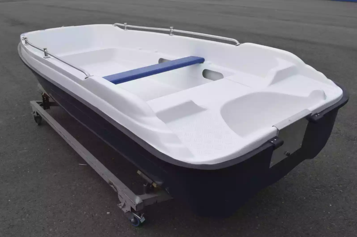 Стеклопластиковая лодка Пингвин New (тримаран) в Оренбурге
