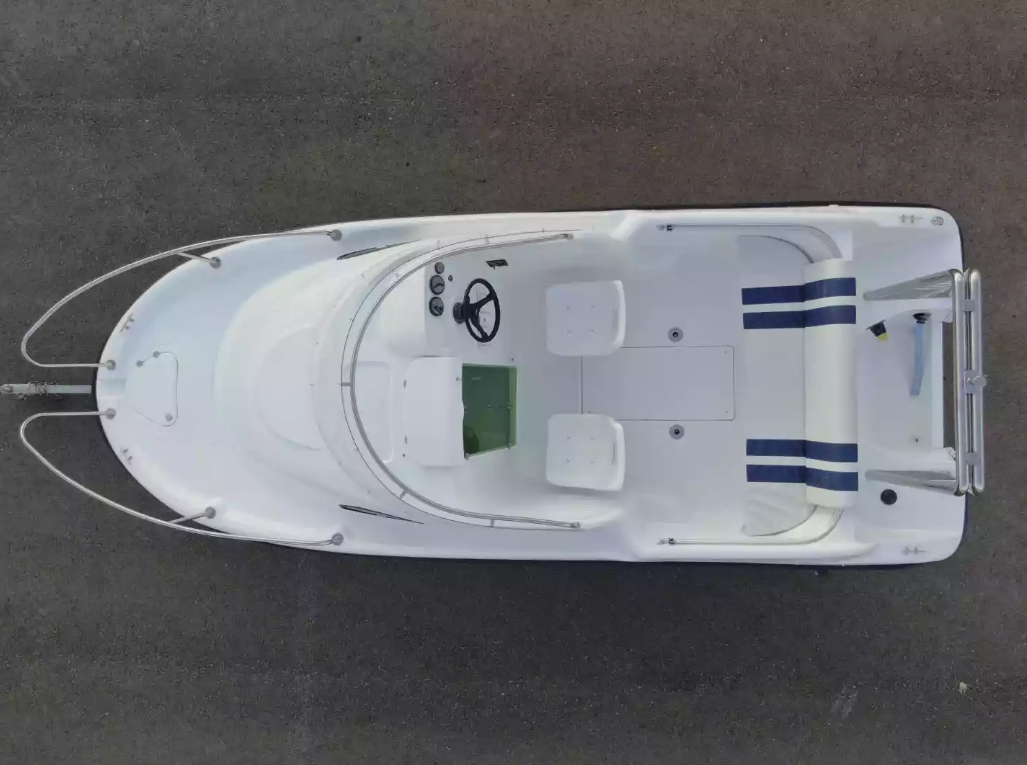 Комбинированный катер Neman-530 с каютой в Оренбурге