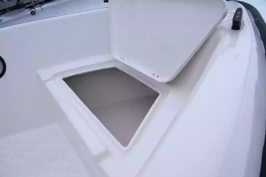 Стеклопластиковый катер Wyatboat-430DCМ (килевая) в Оренбурге