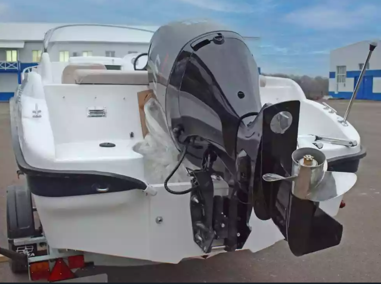 Стеклопластиковый катер Neman-530 с каютой в Оренбурге