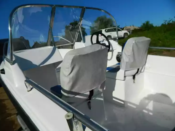 Стеклопластиковый катер Wyatboat-430 DC (тримаран) в Оренбурге