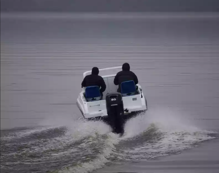 Комбинированный катер Neman-500 с каютой в Оренбурге