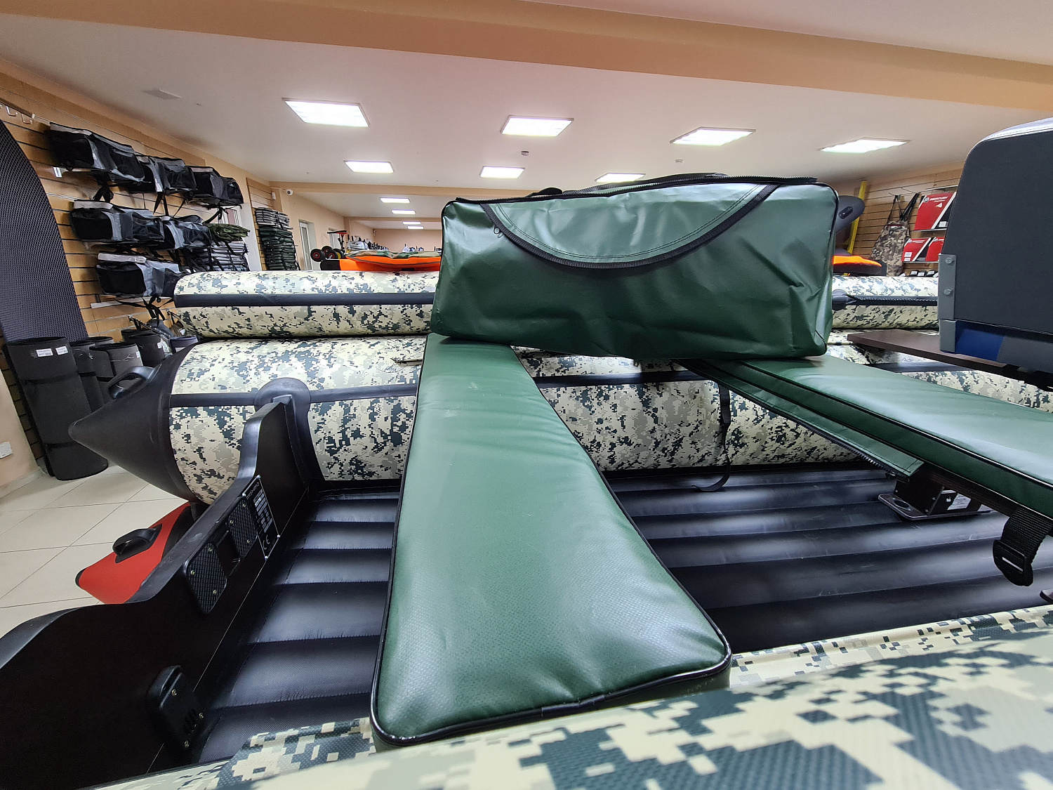 КОМПЛЕКТ МЯГКИХ НАКЛАДОК С СУМКОЙ ДЛЯ ЛОДОК 110Х20 ЗЕЛЕНЫЙ в Оренбурге