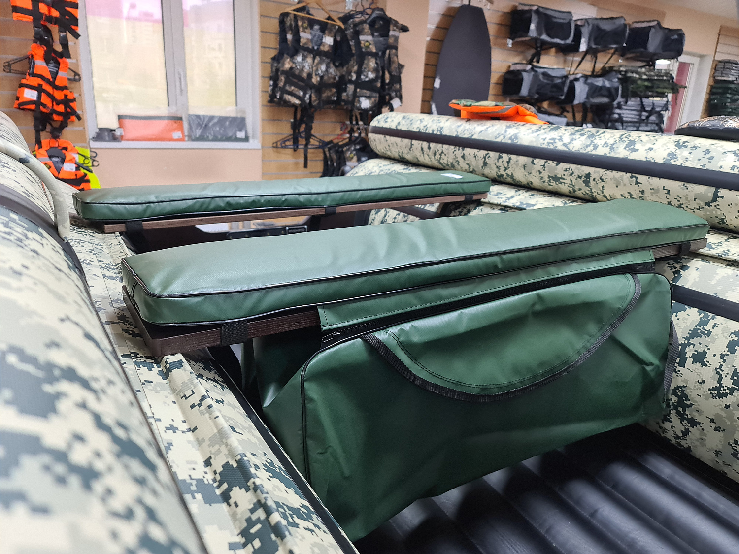 КОМПЛЕКТ МЯГКИХ НАКЛАДОК С СУМКОЙ ДЛЯ ЛОДОК 110Х20 ЗЕЛЕНЫЙ в Оренбурге